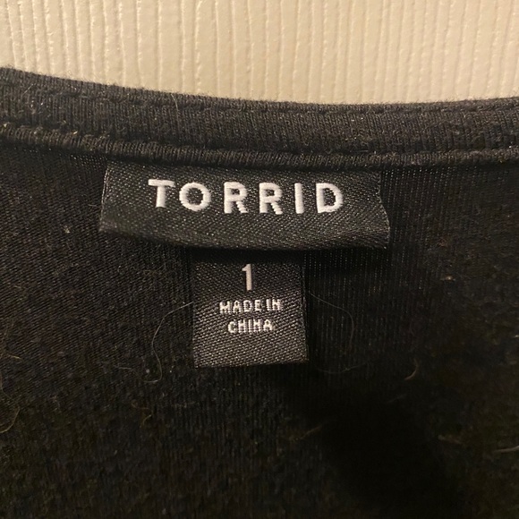 Long black cold-shoulder dress - Picture 4 of 4